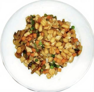 96.Pui cu alune picant