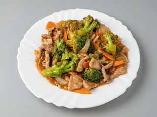 47.Carne de vita cu broccoli
