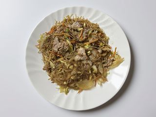 93.Taitei de orez cu carne de vita si ou