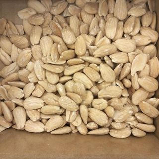 Migdale decojite coapte nesarate