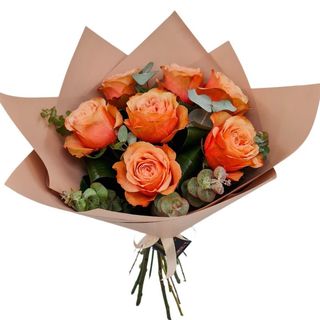 Buchet cu 7 trandafiri portocalii