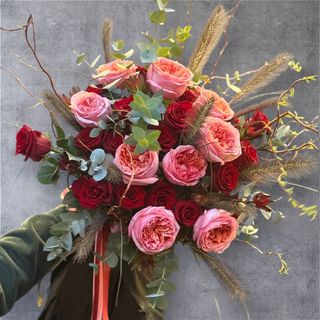 Spectacol de Iarnă cu trandafiri și crengi de Primavara