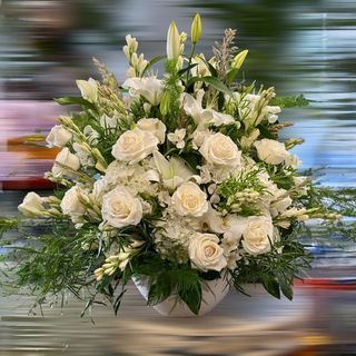 Imperial cu flori albe