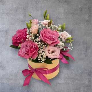 Suav de Vara - trandafiri și lisianthus