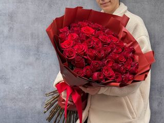 Love51 Trandafiri Rosii