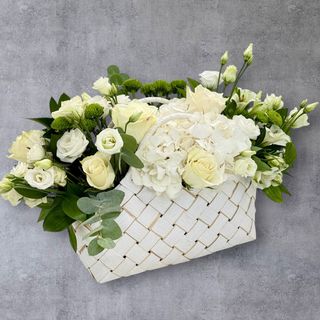 Coș floral White Serenity