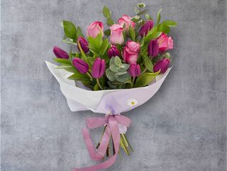 Trandafiri și lalele mov