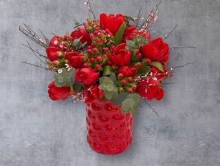 Iubire cu lalele Rosii