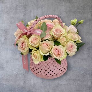 Coș cu 25 trandafiri Pink Elegance