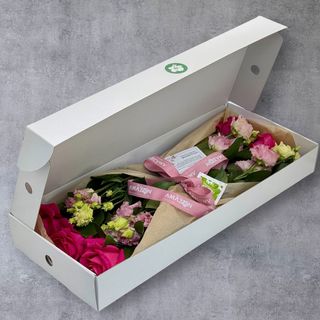 Flowers at Home – Fuchsia Harmony | Trandafiri Ecuador și Lisianthus