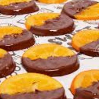 Felie de portocală cu ciocolată neagră 