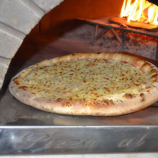 Pizza Quattro Formaggi Ø 50cm