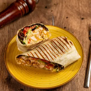Wrap cu pui crispy si sos Sweet Chilli