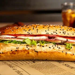 Sandwich cu salam si mozzarella