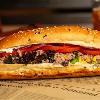 Sandwich cu ton si porumb