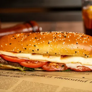 Sandwich cu vita in unt si rucola