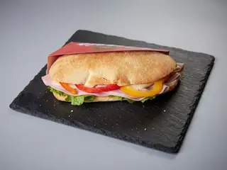 Sandwich cu sunca