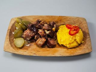 Carne la garnita afumata si prajita