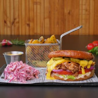 Sago Deal - Pulled Pork Burger + Cartofi + Salata + Sos