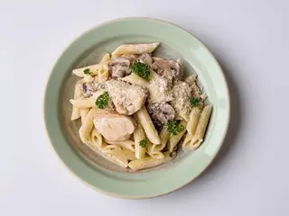 Penne rigate în sos alb