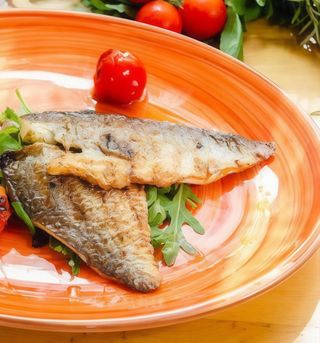 File de doradă la grătar