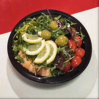 Salată cu somon