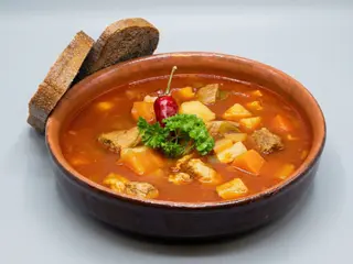 Ciorba zilei cu carne