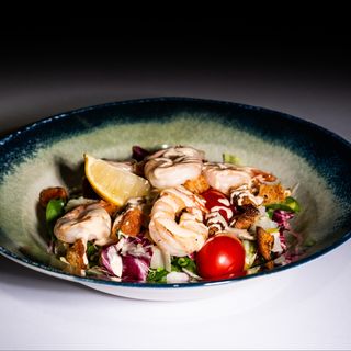 Salată Caesar cu creveți 