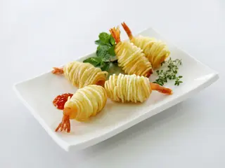 Creveti in cuib de cartofi 