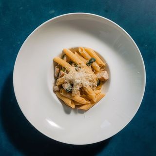 Paste cu piept de curcan şi spanac