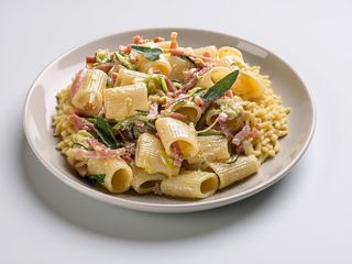Tagliatele Panna, Zuchini e Speck