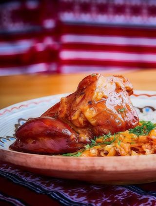 Ciolan de porc gătit lent