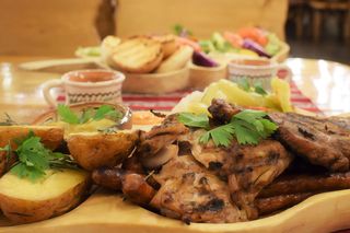 Platou românesc mix grill