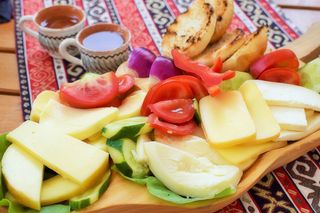 Platou de brânzeturi