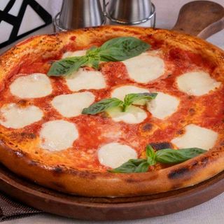 Margherita artizanala cu mozzarella proaspata