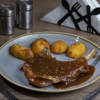 Cotlet de porc cu sos de piper verde