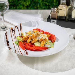 Salata de pui cu sos gorgonzola