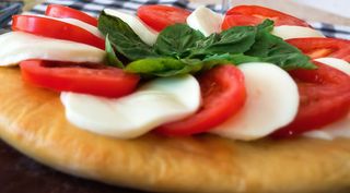 Caprese cu focaccia