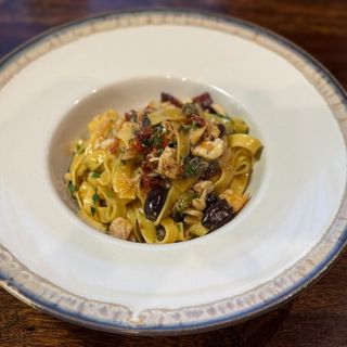 Tagliatelle cu file de lup de mare