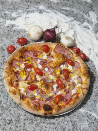 Pizza alla Paesana