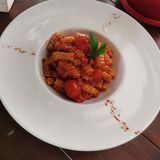 Fusilli cu sos de roşii