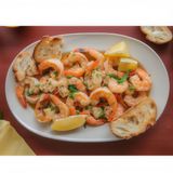 Creveţi la grătar cu pâine prăjită, lămâie și sos picant 