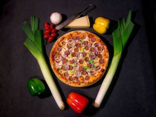 Pizza Mandrie Olteneasca cu mici