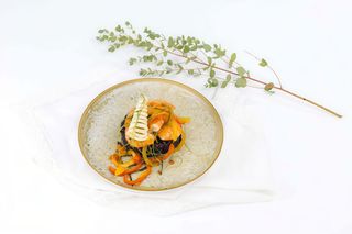 Creveți cu legume și orez negru