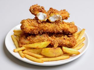 Meniu crispy strips +cartofi prajiti +sos maioneza cu usturoi