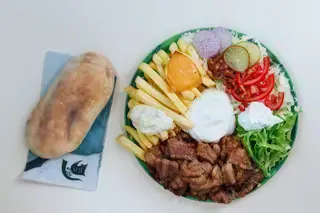 Gyros la farfurie Vitel-Purcel-Berbecut