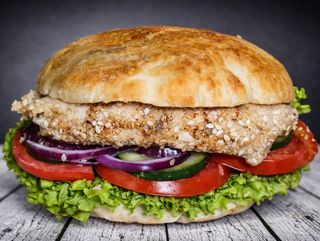 Piept de pui umplut cu susan pe jar