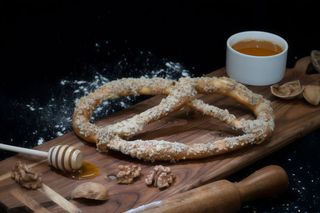 Covrig cu nuca si miere