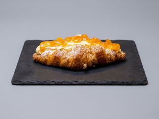 Croissant cu vanilie și mango