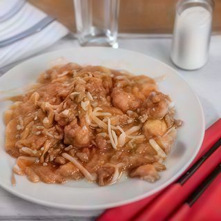 Fidea de orez prajit cu pui